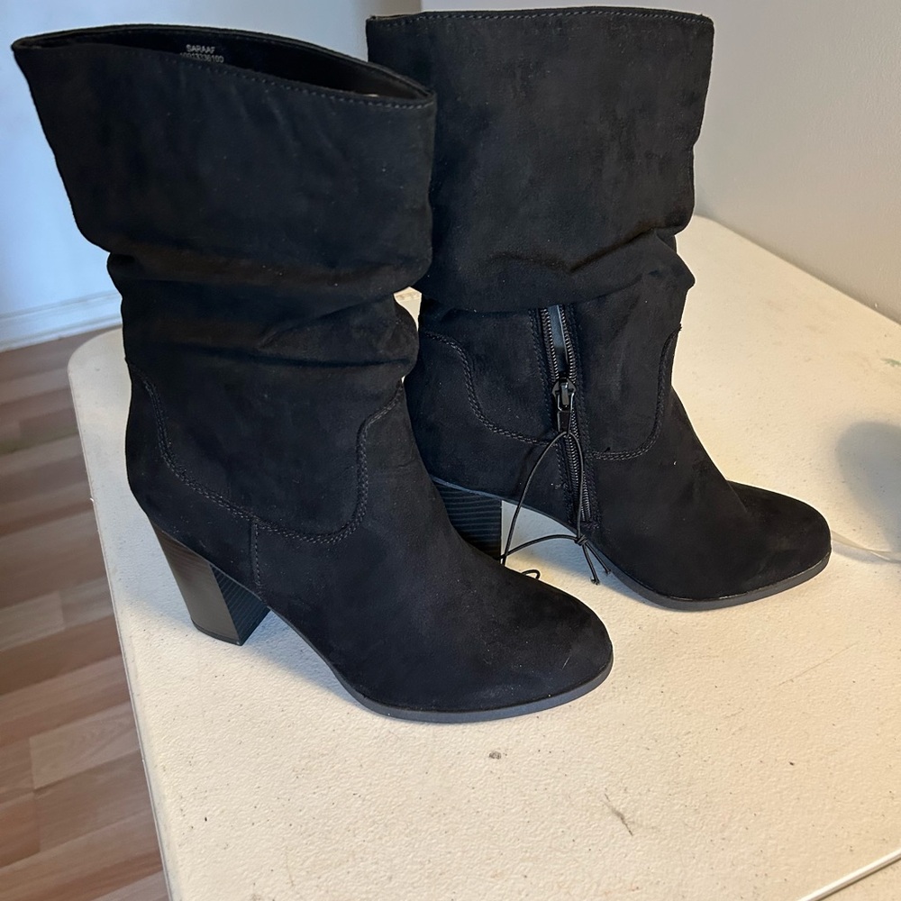 Sara Women's Black Suede Heeled Boots